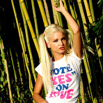 Second pic of BAMBOO TABOO with Franziska Facella - ALS Scan