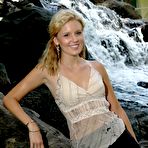 First pic of Maggie Grace