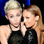 First pic of Miley Cyrus nipslip and side of boob at Grammy Awards
