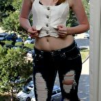 First pic of PetiteLover.com - Mandy - My ripped jeans