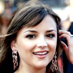 Second pic of Rachael Leigh Cook