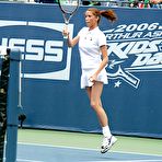 Third pic of Shannon Elizabeth