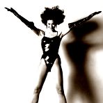Third pic of Sigourney Weaver