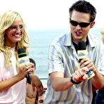 Third pic of Jessica & Ashlee Simpson