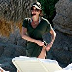 First pic of Teri Hatcher