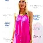 Second pic of :: Largest Nude Celebrities Archive. Tori Spelling fully naked! ::