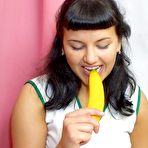 Second pic of Horny Amateur Uses Banana