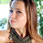 Second pic of Oiled Up Teen Vixen