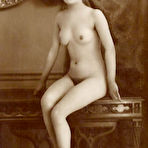 Fourth pic of Vintage Queens