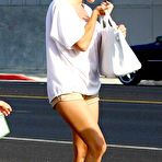 Fourth pic of Pamela Anderson