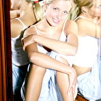 First pic of Free Pictures ::: Paristale.com