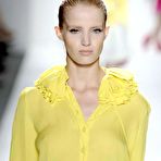 Third pic of Fanny Francois sexy runway photos
