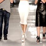 Third pic of Gisele Bundchen sexy at Colcci fashion show