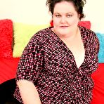 First pic of Huge short haired babe showing off her excessive curves - BBW Hunter - Spank It Now!