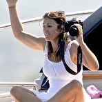 Second pic of :: Largest Nude Celebrities Archive. Elizabeth Hurley fully naked! ::