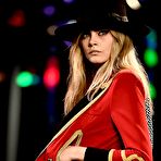Second pic of Cara Delevingne sexy runway images