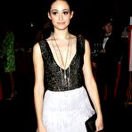 First pic of Emmy Rossum posing for paparazzi shows her legs