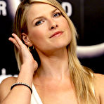 Second pic of ali larter public shots @ 12pix