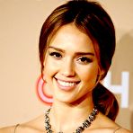 Fourth pic of Jessica Alba posing for paparazzi at redcarpet