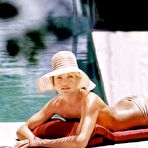 First pic of Celebrity Cameron Diaz Topless And Bikini Pictures @ Free Celebrity Movie Archive