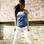 Second pic of Juliette Lewis non nude posing photosets