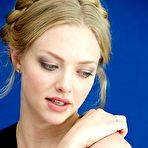 Second pic of Amanda Seyfried sexy posing photos
