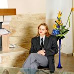 First pic of SecretaryPantyhose :: Susanna&Jessica office pantyhose games