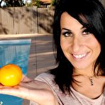 First pic of AllOver30 Free - Sophia Bella Squeezes OJ