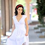 First pic of Slim Sophie's sexy white summer dress comes off | Nextdoor Mania