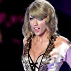 Second pic of Taylor Swift sexy at 2014 VS fashion show