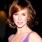 First pic of Jennifer Love Hewitt