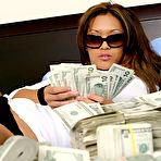 First pic of Greedy Kyra can do ANYTHING for money