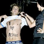 Fourth pic of Ashlee Simpson