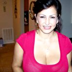 First pic of WifeBucket - real amateur MILFs and wives! Swingers too!