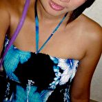 First pic of Hot Asian teen named Meow shows her goods in public