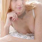 First pic of Teen in white lingerie masturbates her cunt