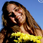 Fourth pic of Luz - Flowers