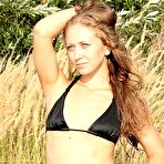 First pic of Girls in mini shorts wear no panties