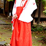 Fourth pic of Teen Yuuno Hoshi gets caught in the garden