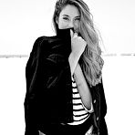 Fourth pic of Shailene Woodley sexy and topless but covered