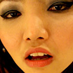 Second pic of Sultry Thai babe seductively strips nude to tease camera
