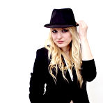 First pic of Hot Blonde Bella Lei Strips To Exposes Her Beautiful Shaved Pussy