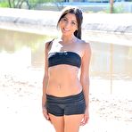 First pic of Sporty Babe Fucks A Toy