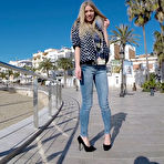 First pic of Lolly Gartner - Public Bang