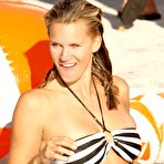 Second pic of :: Babylon X ::Natasha Henstridge gallery