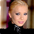 First pic of Sex Previews - Lisa blonde amateur in latex makes herself fuck a robot dick