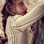 Second pic of Phoebe Tonkin non nude photoshoot