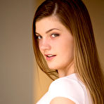 First pic of 
      Aubrey Snow exposes her exquisite naked body
    