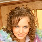 First pic of Curly teen beauty showing sexy curves    