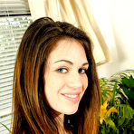 First pic of Faith Leon: Faith Leon takes her little... - BabesAndStars.com